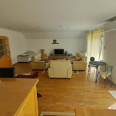 House Ferienhaus Podlugovi